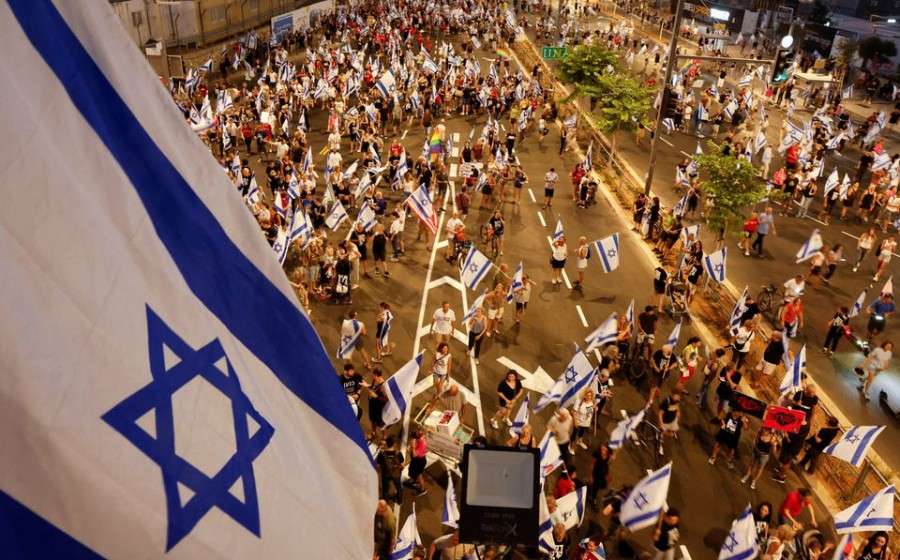  Israeli protesters keep pressure on Netanyahu after judicial turmoil